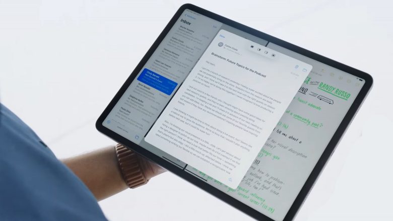 iPadOS 15 split-view multitasking