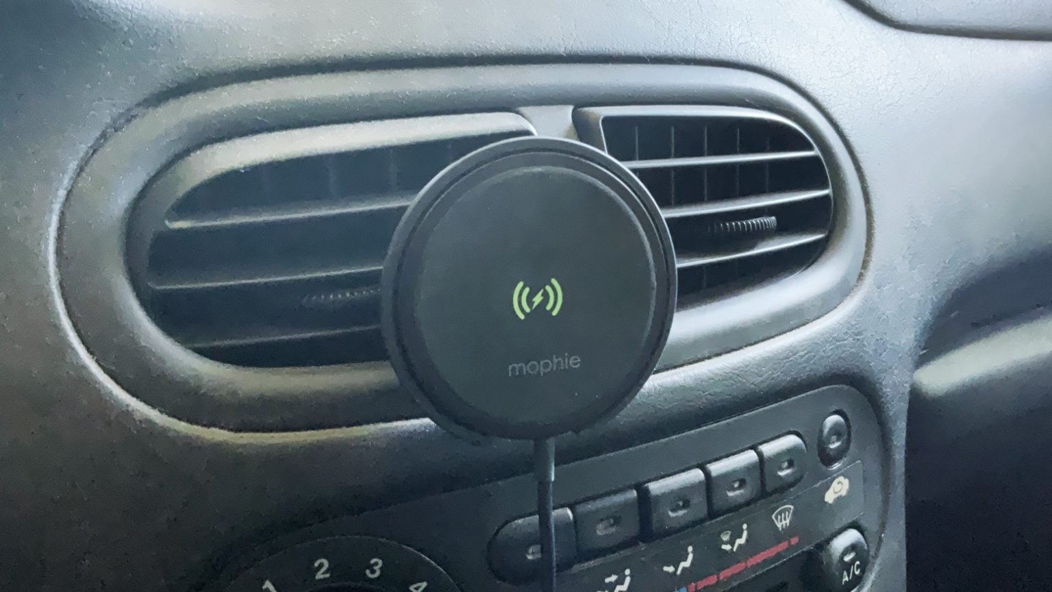 Mophie Snap+ Wireless Vent Mount reviews
