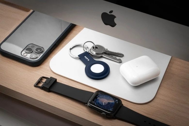 Laut Huex AirTag case