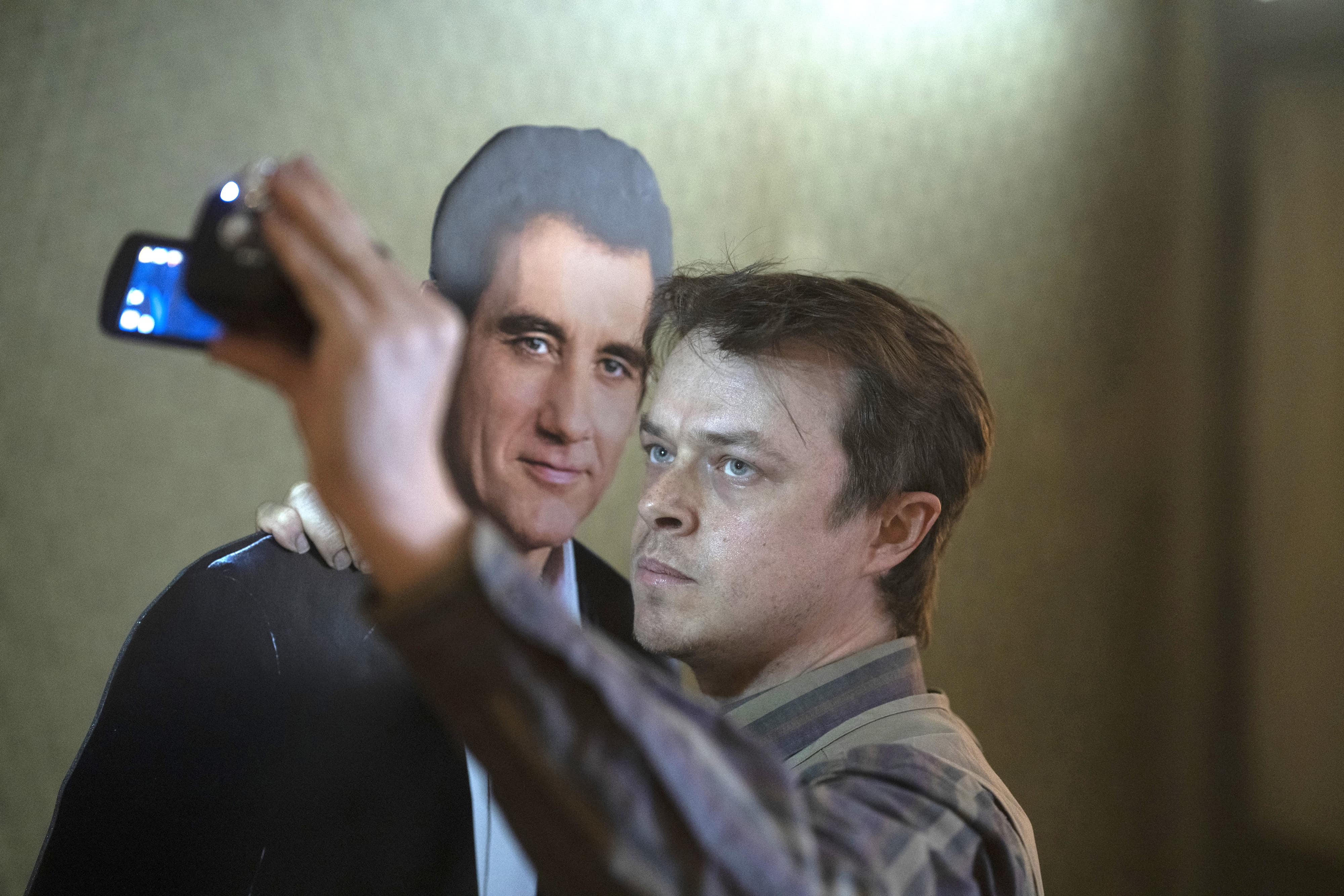 Lisey's Story review: Dane DeHaan plays a particular kind of creep in the Stephen King miniseries.