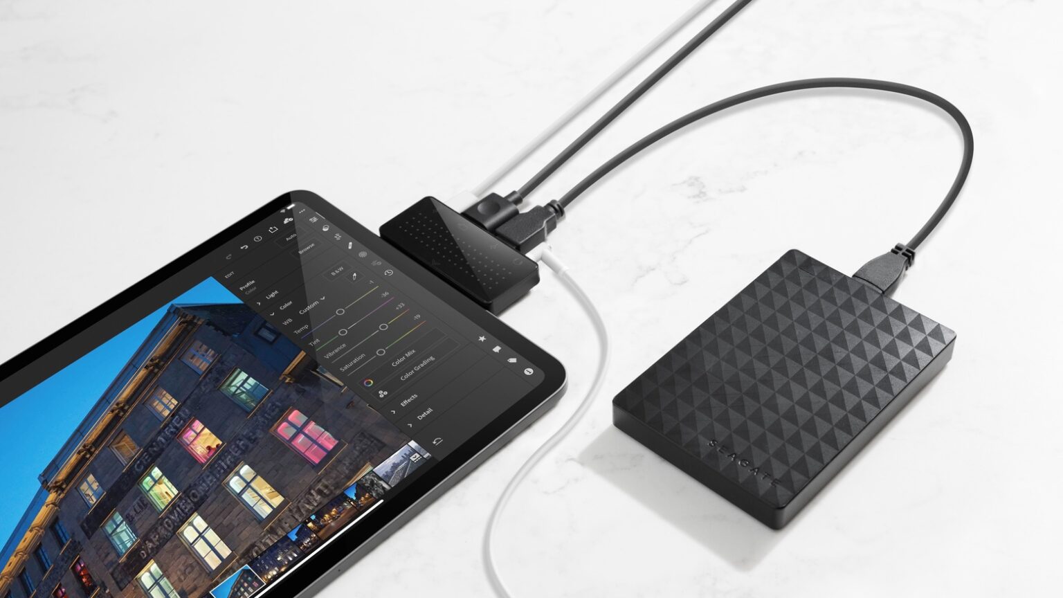 Super-small StayGo mini adds USB, HDMI, headphone ports to iPad