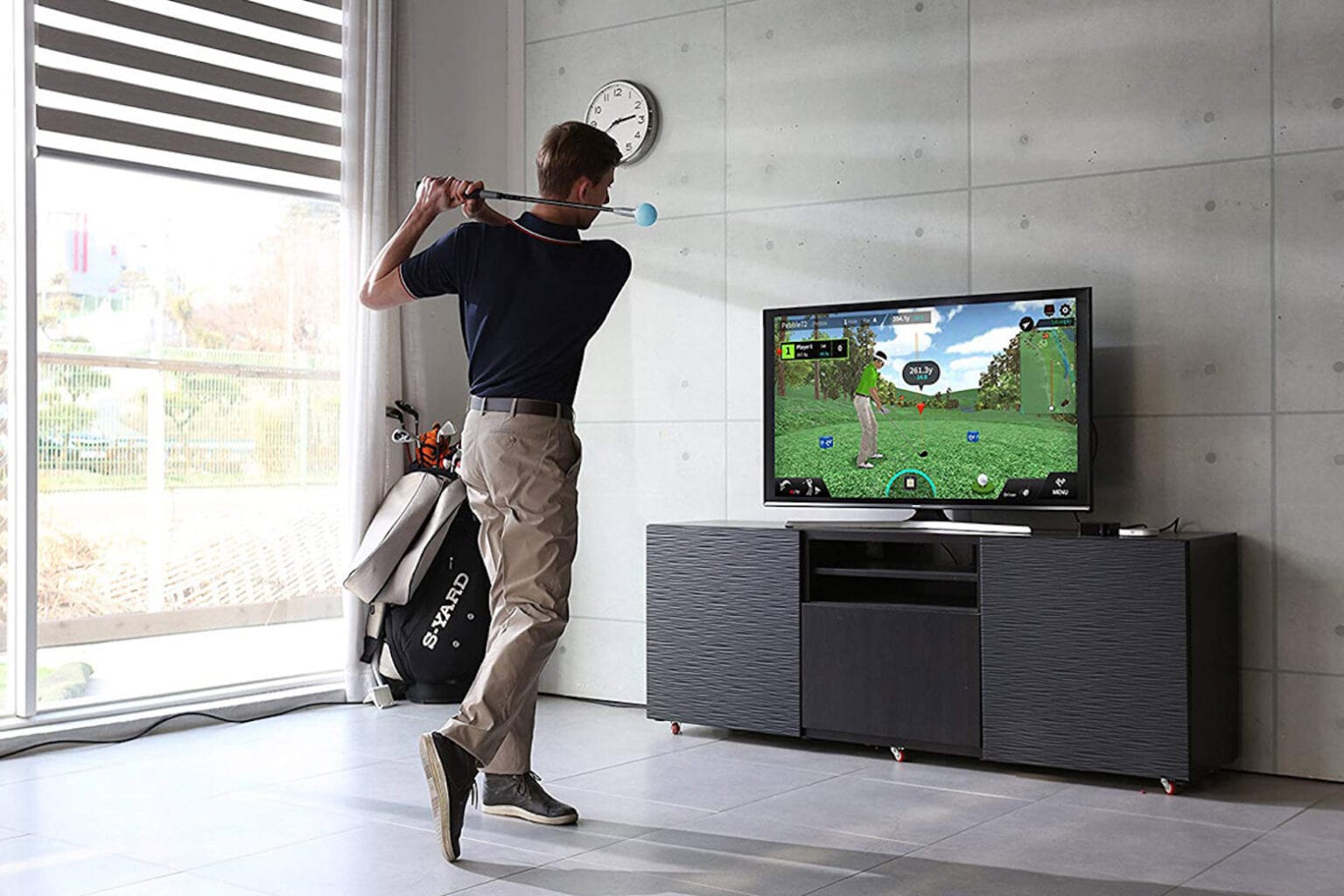 Improve your golf swing with this virtual simulator.