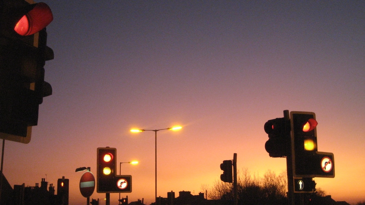 UK will use traffic lights to expand 5G coverage