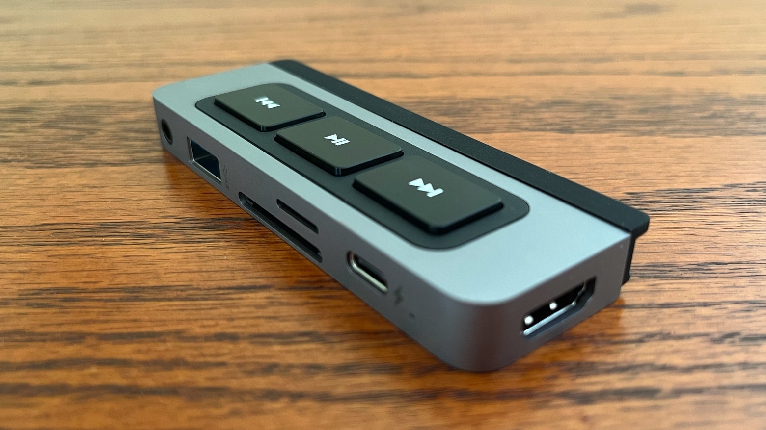 Hyper 6-in-1 USB-C Media Hub for iPad review: Add media controls 