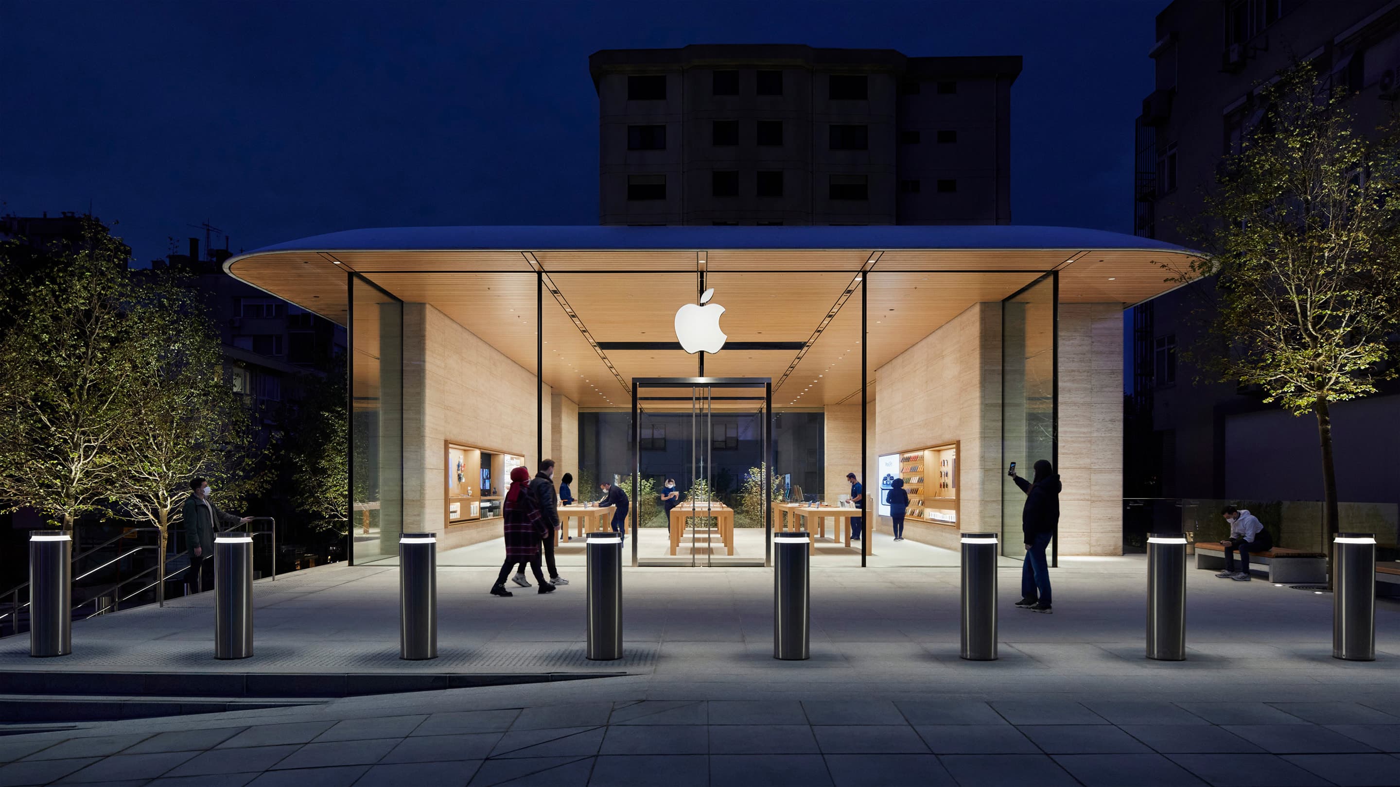 Apple Bağdat Caddesi opens as Apple’s third retail location in Turkey, situated in Istanbul.