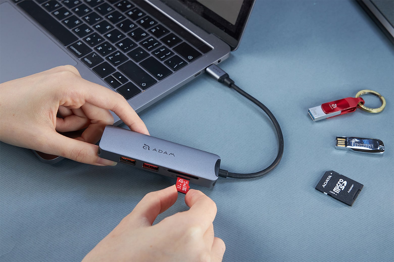 Get this port hub for cheap during the pre-black Friday sale.