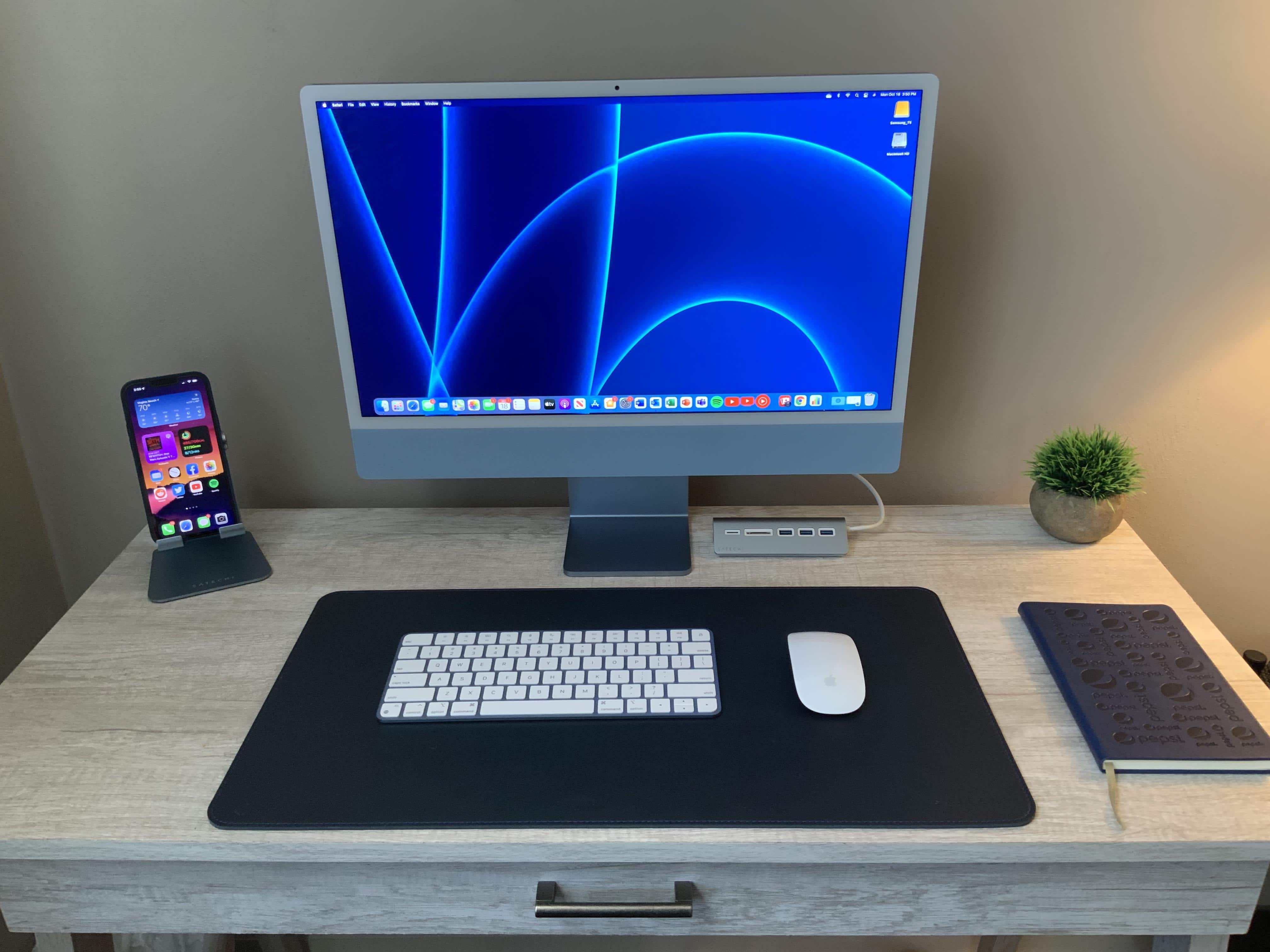 A lovely blue iMac depends upon a raft of Satechi accessories.