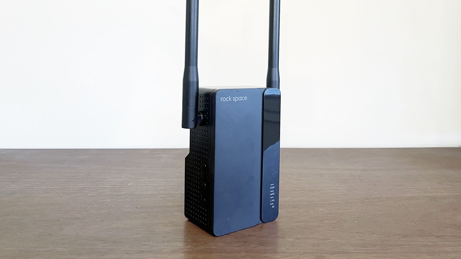 Rockspace AX1800 Dual Band Wi-Fi Extender review