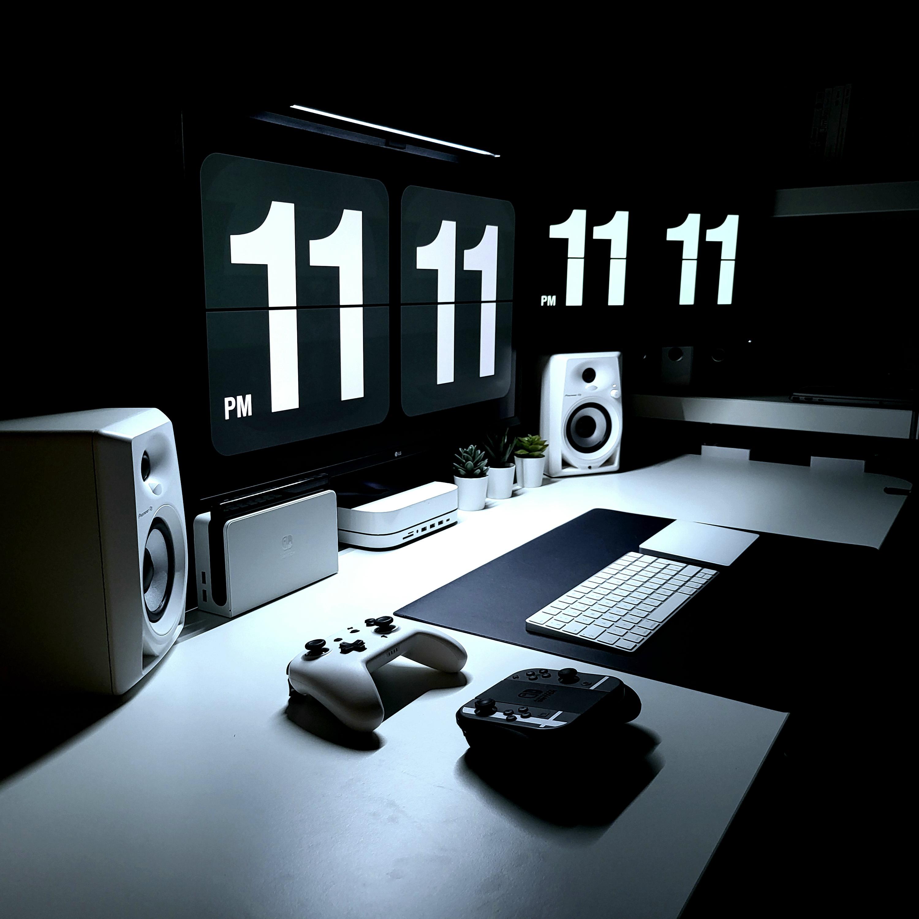 Everything is white, even the M1 Mac mini. But how did that happen? Apple doesn't make it in white.