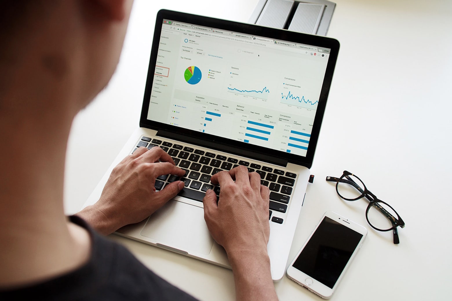 These 4 discounted accounting bundles pay dividends.