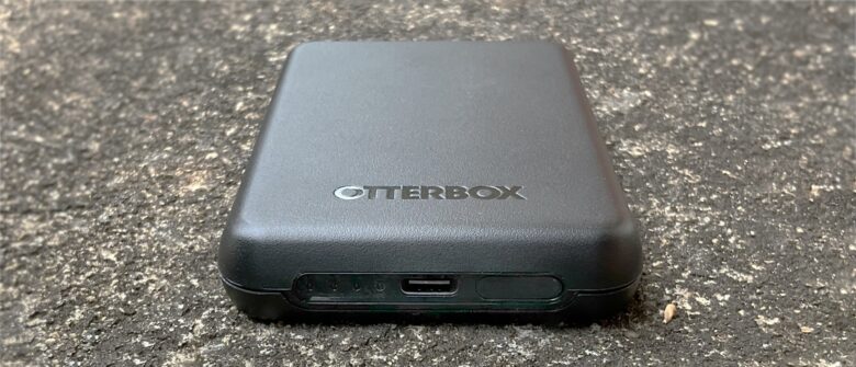 OtterBox Wireless Power Bank for MagSafe LEDs, USB-C and button