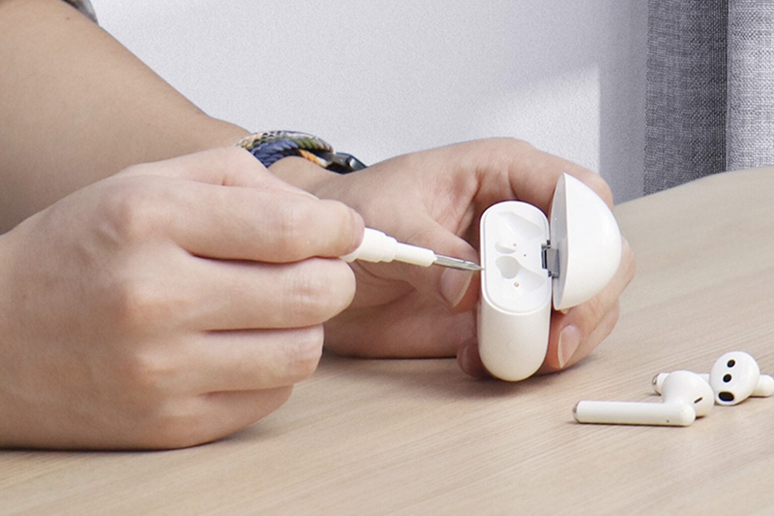 Keep your AirPods in perfect condition with this useful cleaning pen, 40% off today.