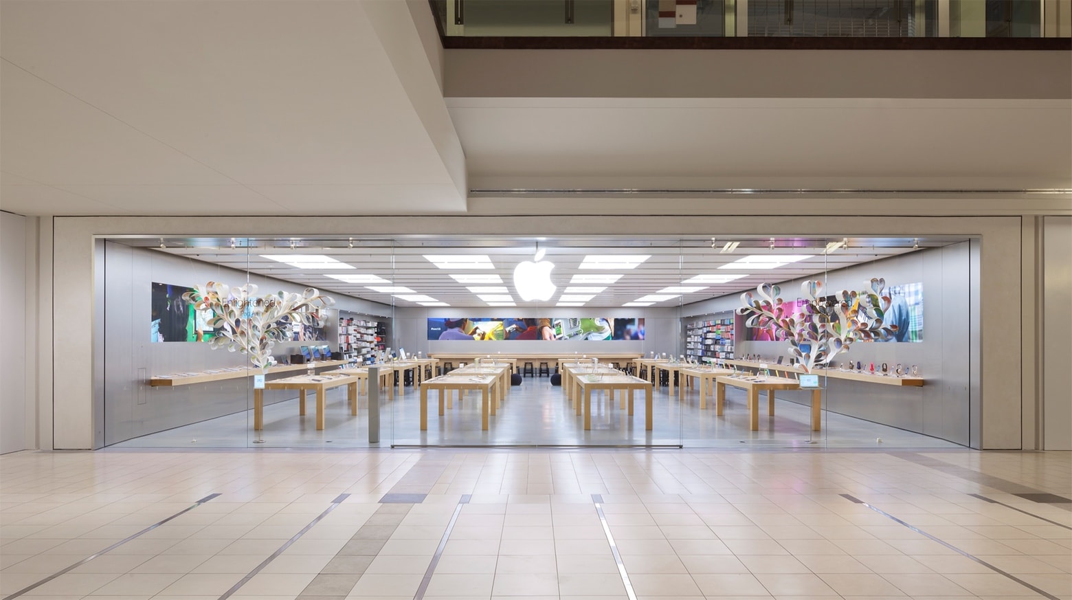 Apple Store employees in Atlanta and New York work to unionize for higher pay