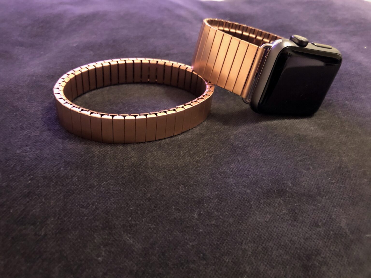 Get Riley & Lo metal Apple Watch bands and stacking bracelets at 25% off.