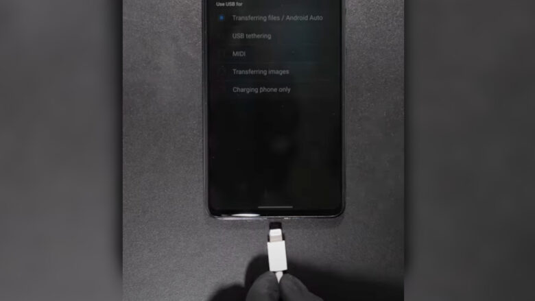 First Android phone with Lightning port