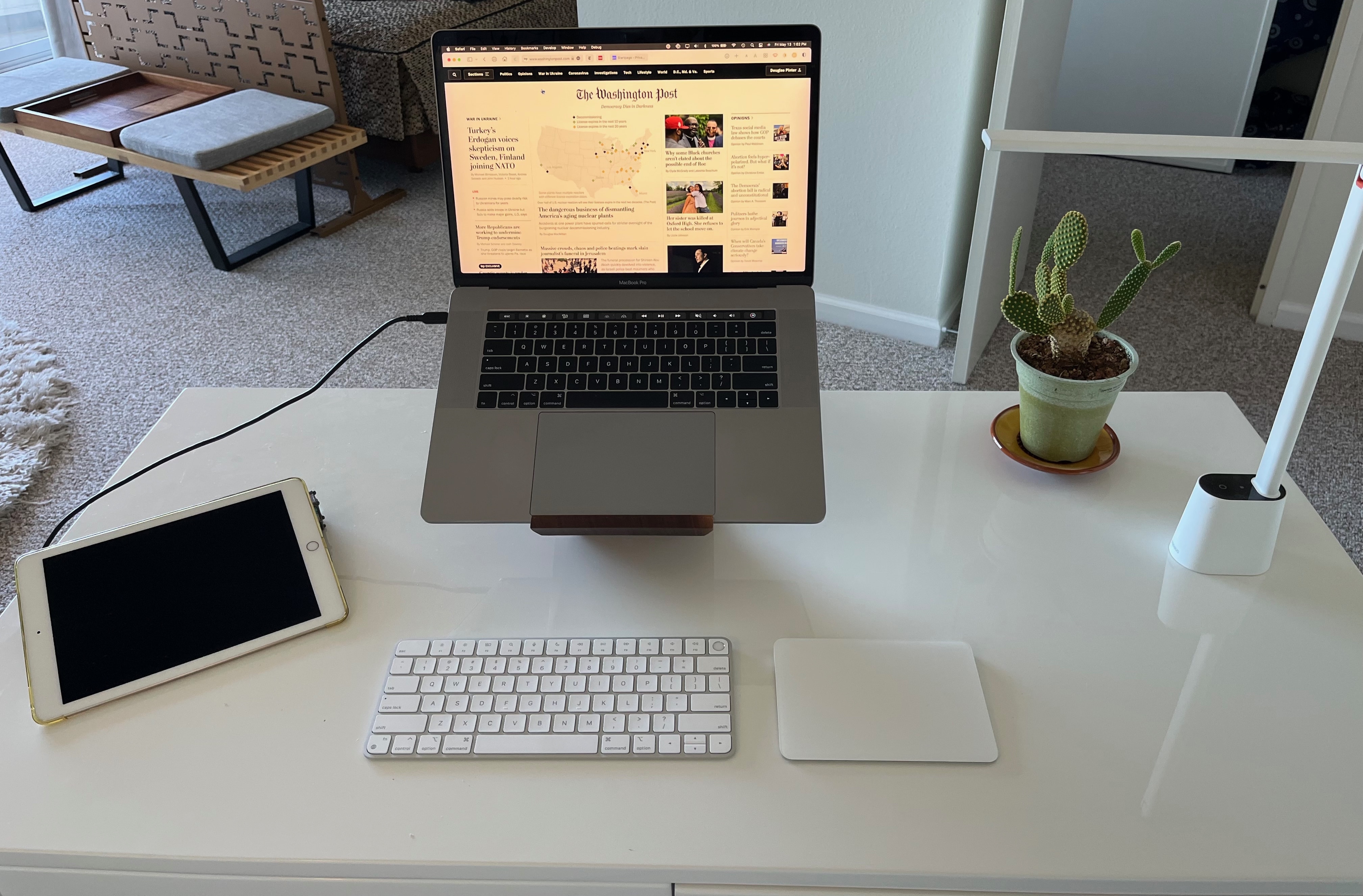 There's nothing wrong with a computer setup that keeps things simple.