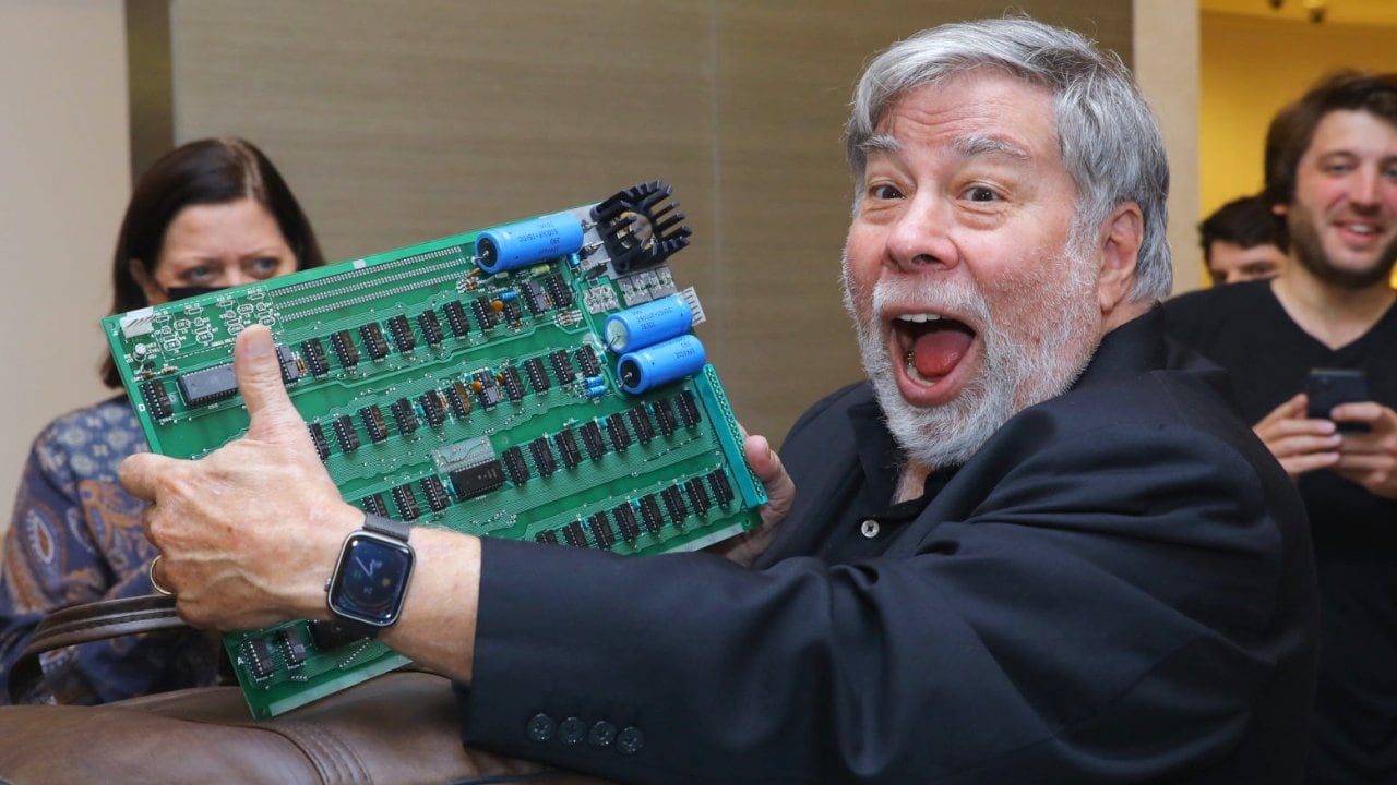 Wozniak autographed the Apple-1's CPU in Dubai in 2021.