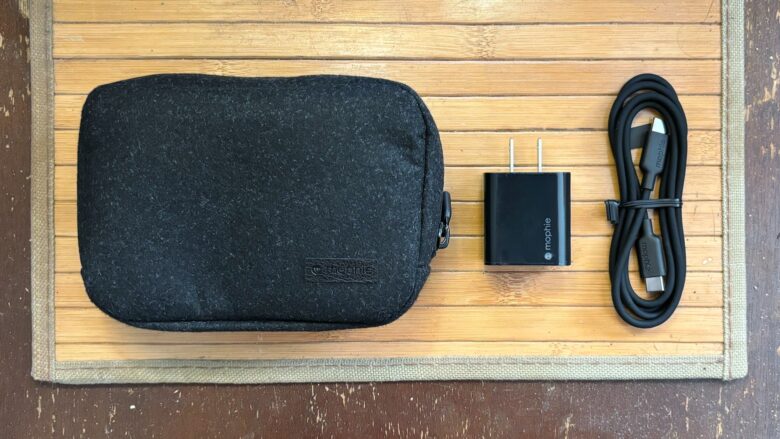 Mophie 3-in-1 Travel Charger with MagSafe (2023) case, cable and charger Mophie 3-in-1 Travel Charger with MagSafe (2023) case, cable and charger