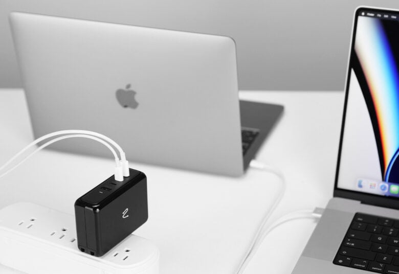 Aergiatech P1114 140W Wall Charger: You can even use it to charge up two laptops simultaneously.