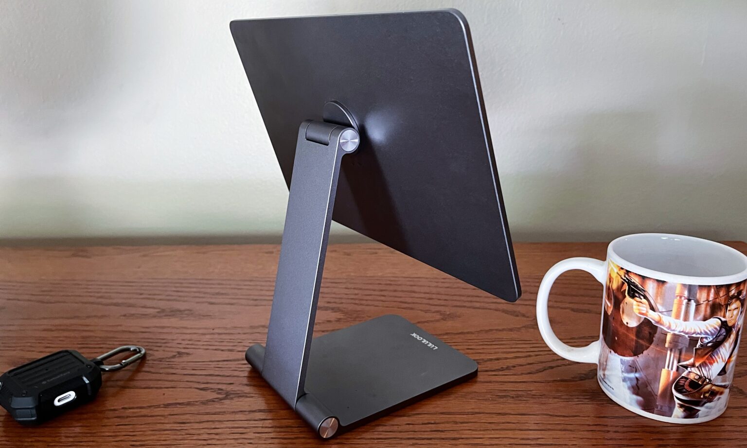 Lululook Foldable iPad Stand review Both flexible and portable