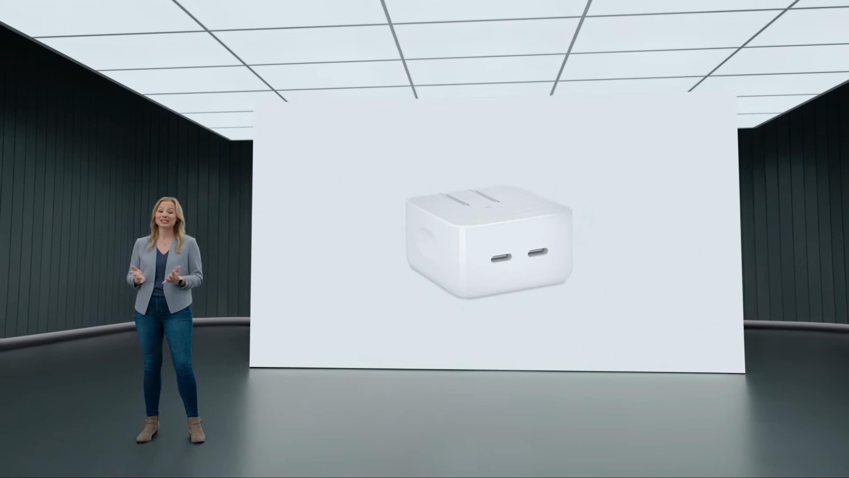 Tiny Apple dual-port USB-C power adapter now ready for purchase