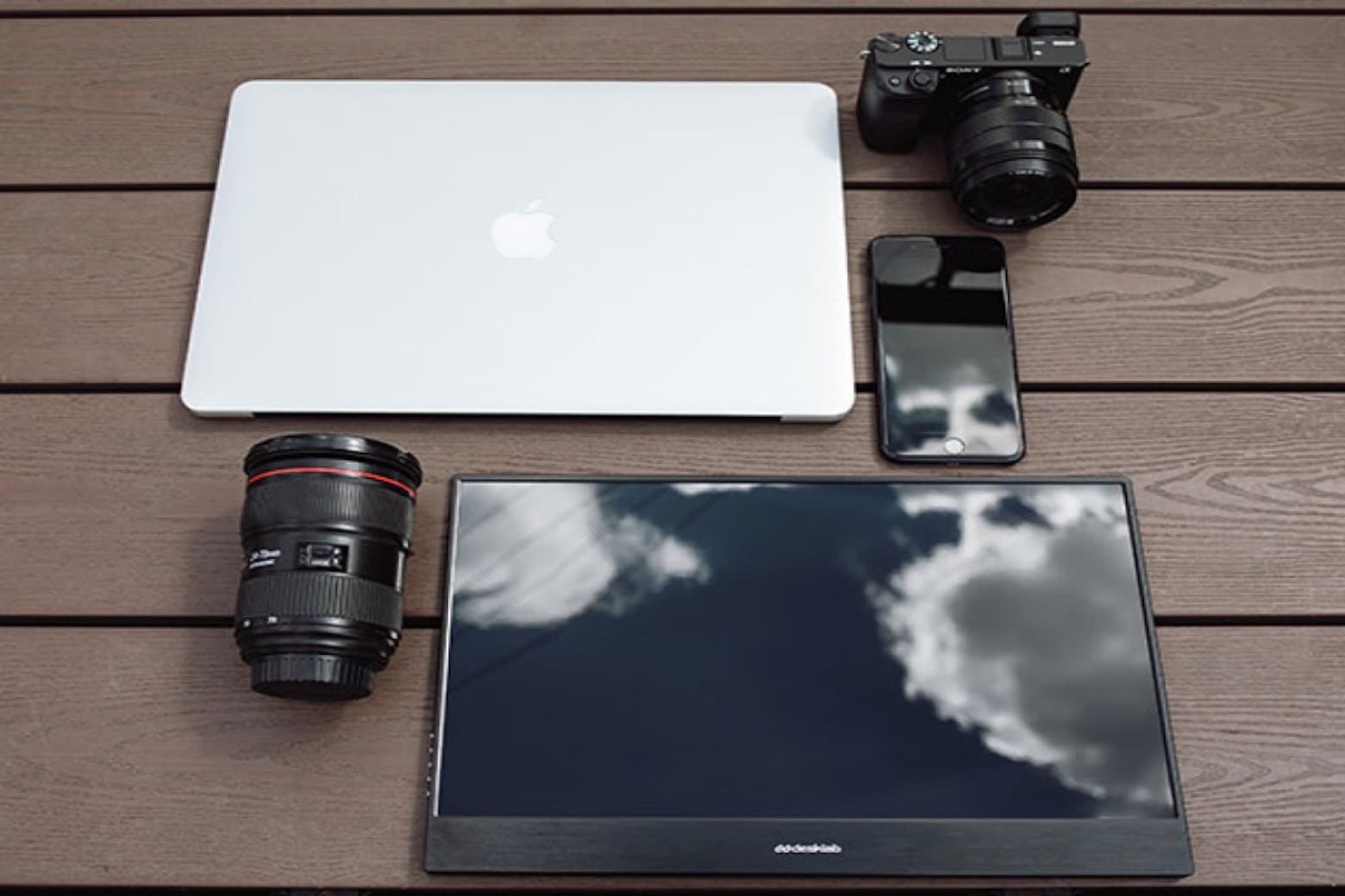 Even your iPhone can connect to this plug n play touchscreen monitor.