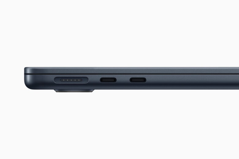 The new M2 MacBook Air features a MagSafe port with fast-charging support