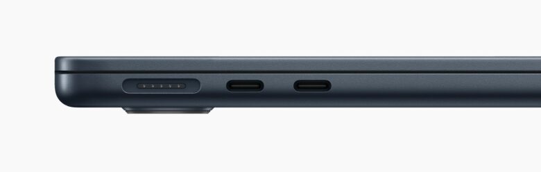 M2 MacBook Air features a MagSafe port with fast charging support