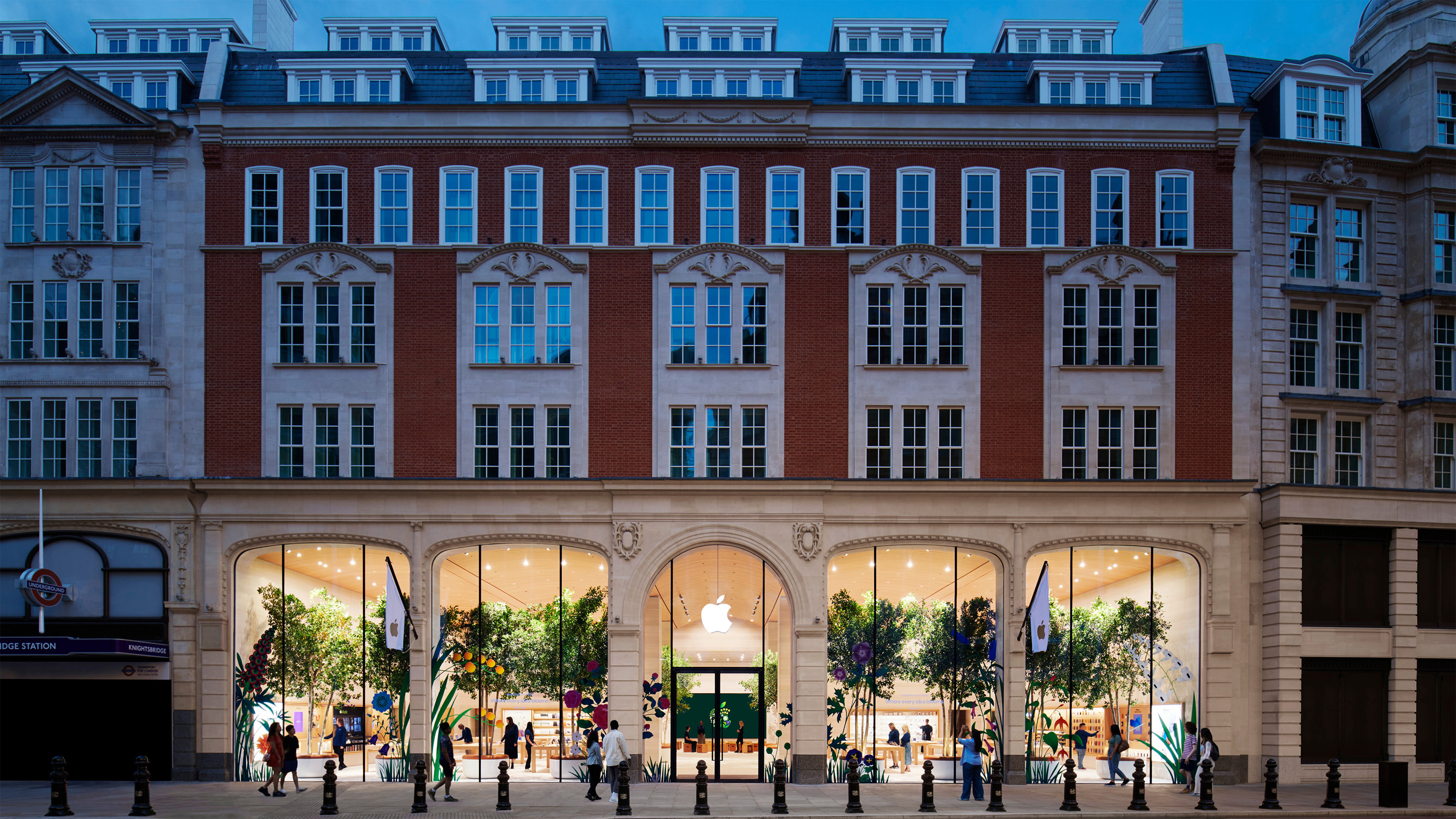 Apple Brompton Road, Apple’s newest store in London, opens Thursday, July 28, in the city’s bustling Knightsbridge neighborhood.