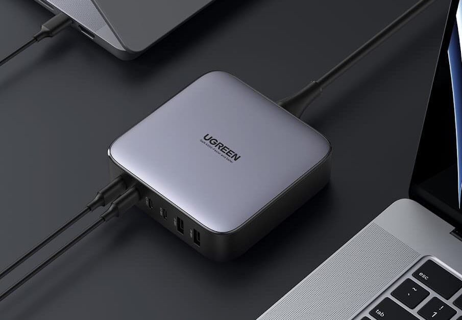 Small yet powerful device to fully charge you MacBook Pro in 1.5 hours.