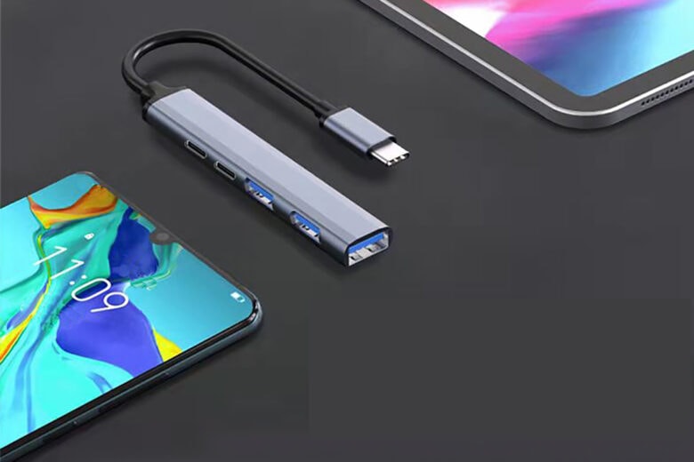 Use your mouse on your iPhone with this port hub.