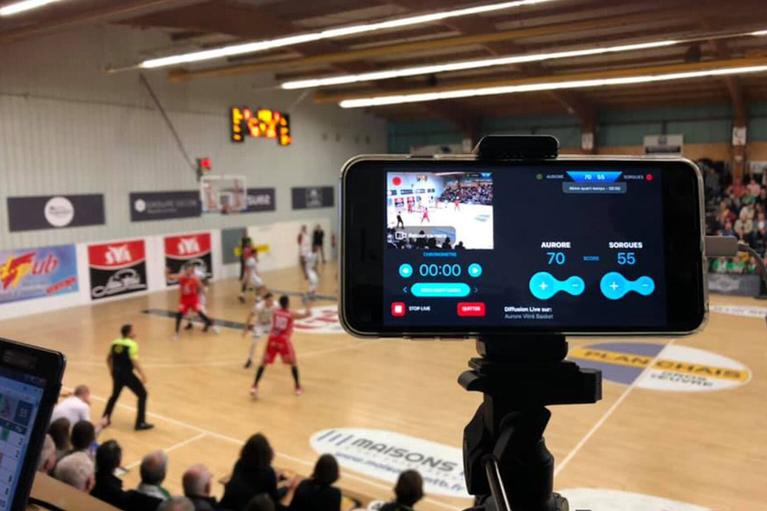 Have a ball live streaming any sports event with this app.