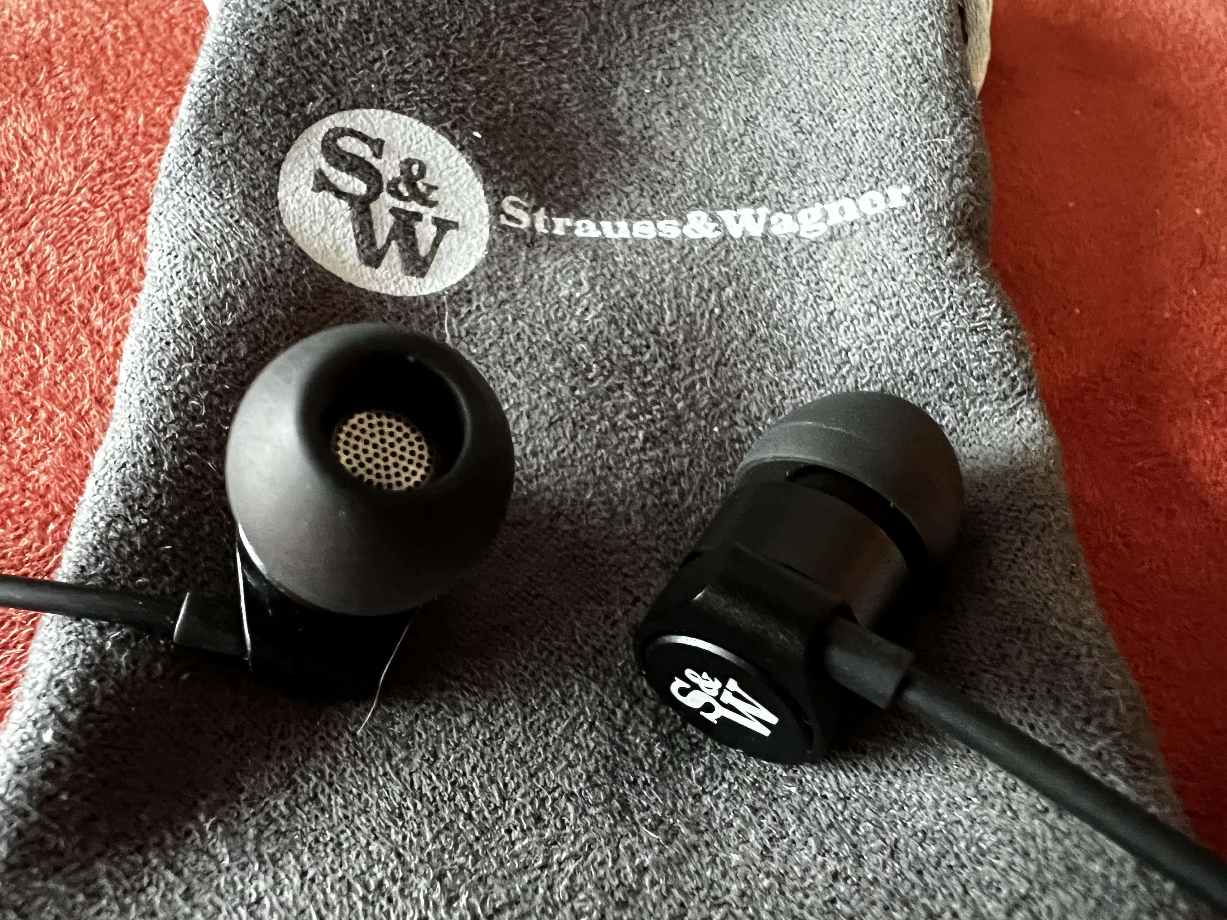 Strauss & Wagner wired earbuds sound correct on the cash [Review] ★★★★☆
