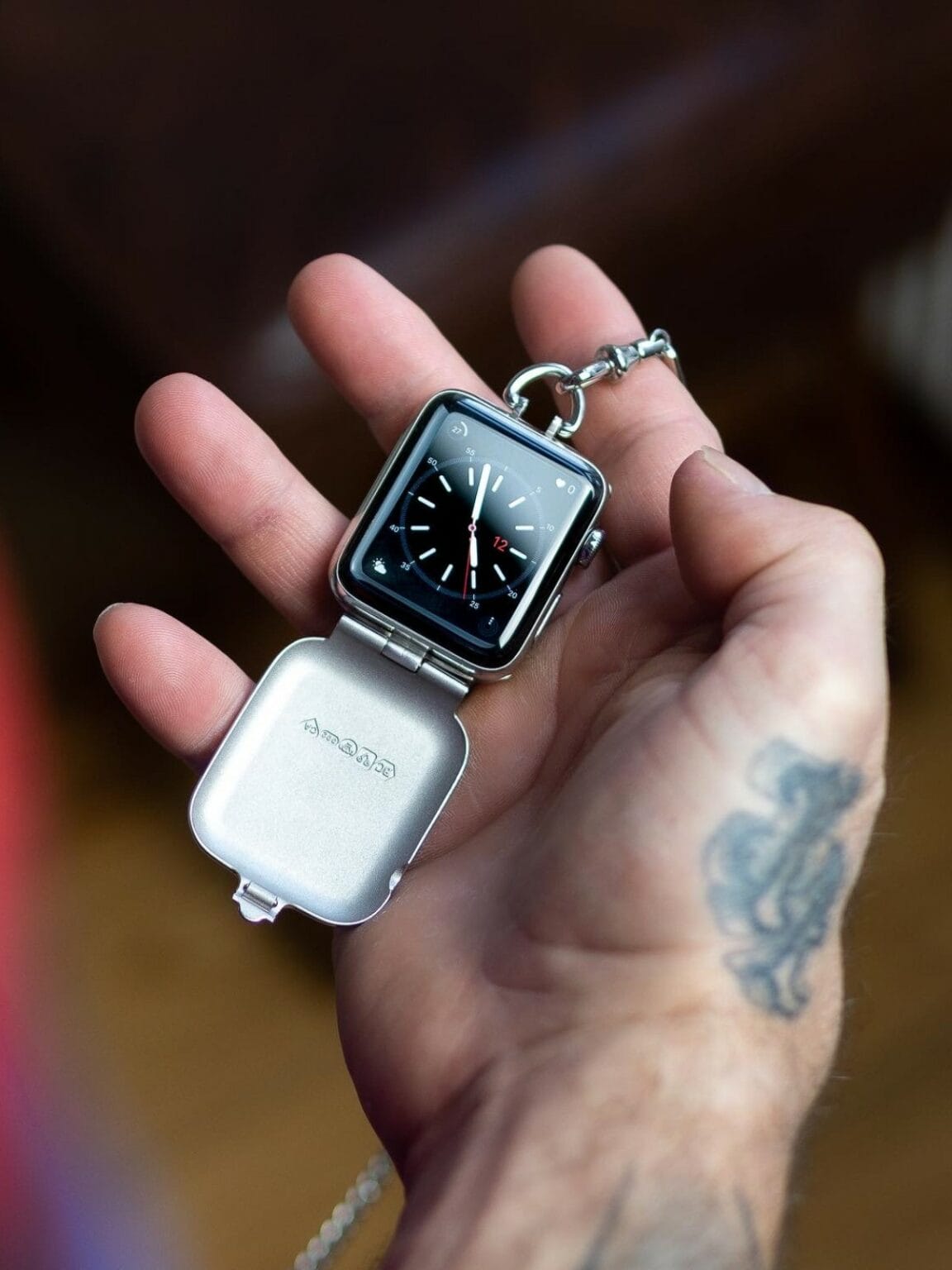 Giveaway: The Bucardo pocket watch case turns the Apple Watch into a timeless classic, right at your fingertips.