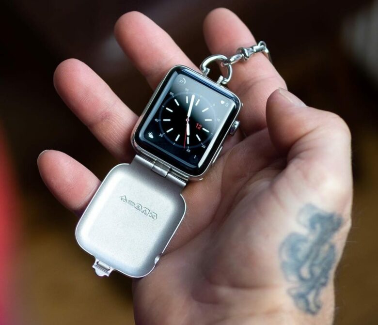 Giveaway: The Bucardo pocket watch case turns the Apple Watch into a timeless classic, right at your fingertips.