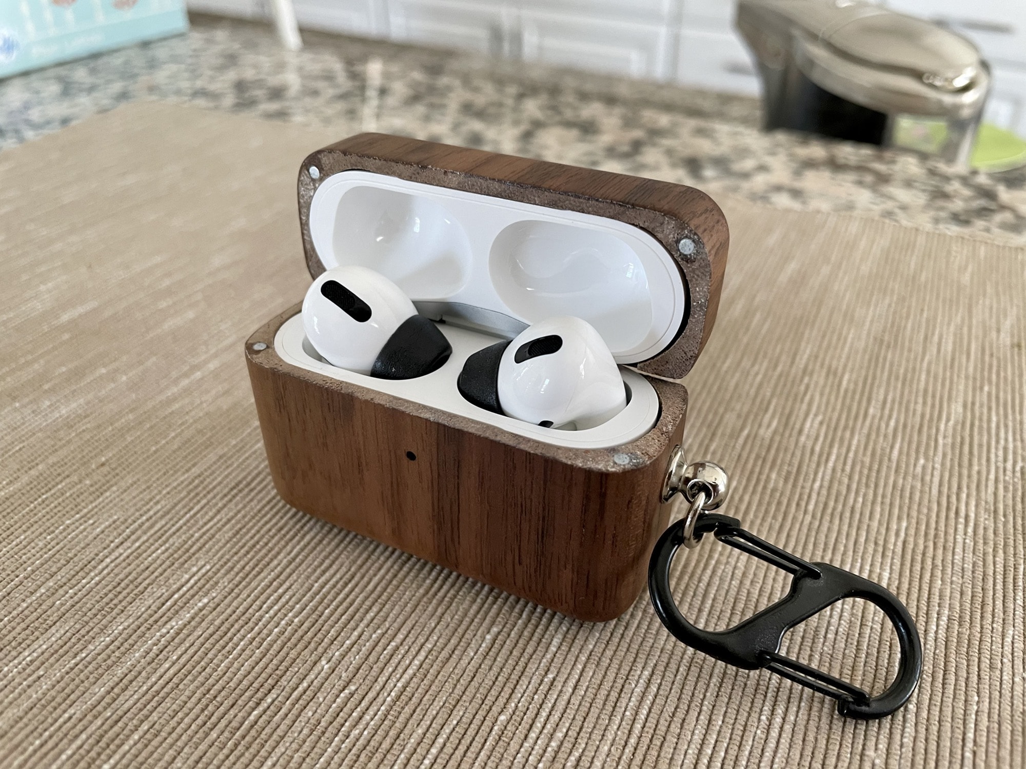 89eFzYT That custom walnut AirPods case came from Etsy.