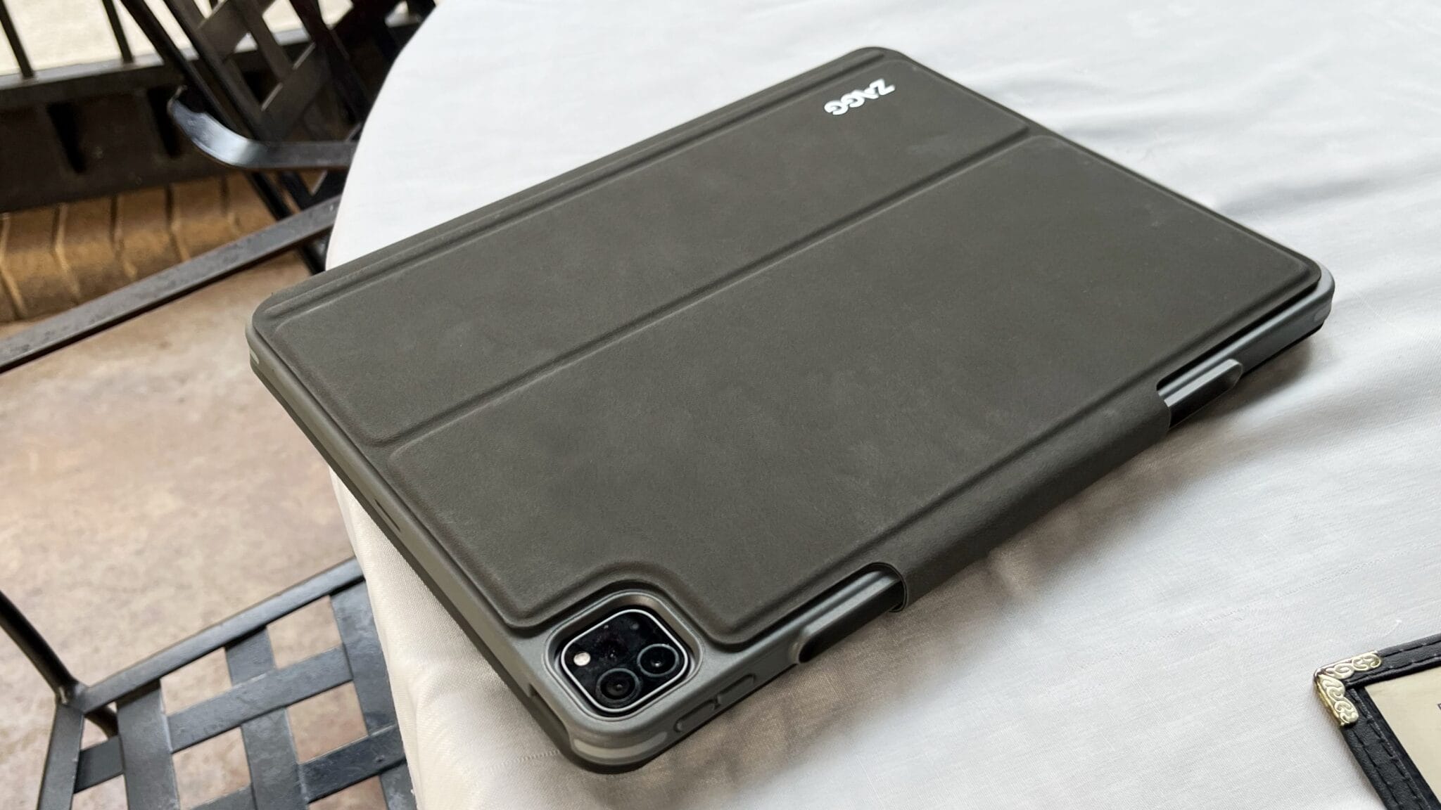 Zagg Pro Keys with Trackpad review Very protective iPad keyboard case