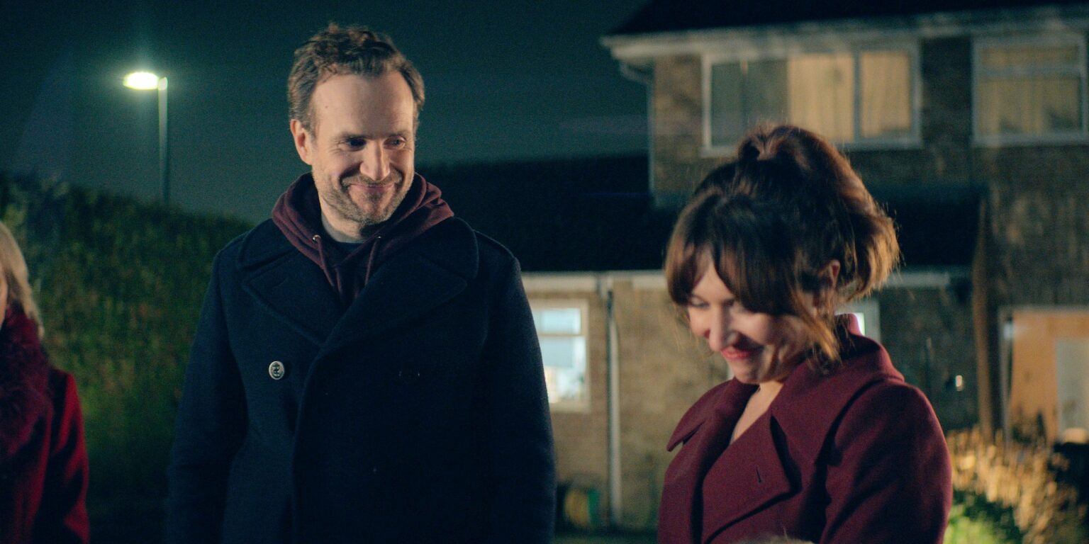 Trying recap Apple TV+: For Jason (played by Rafe Spall, left) and Nikki (Esther Smith), every microcrisis is a maximum annoyance.