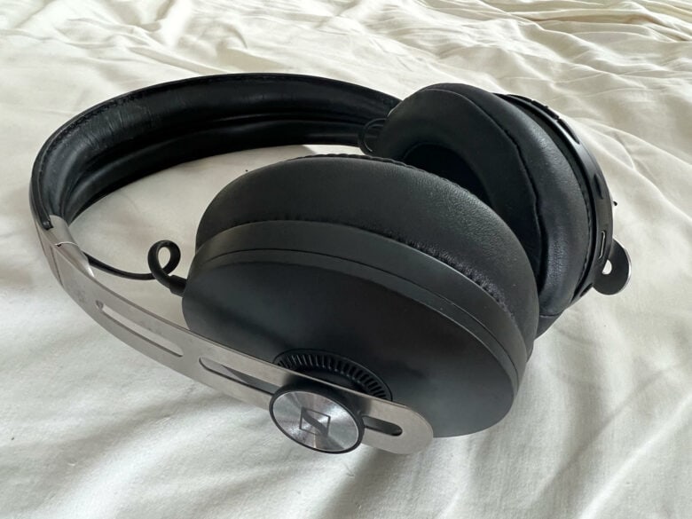 The Momentum 3 headphones had an old-school look and physical buttons on one ear cup.