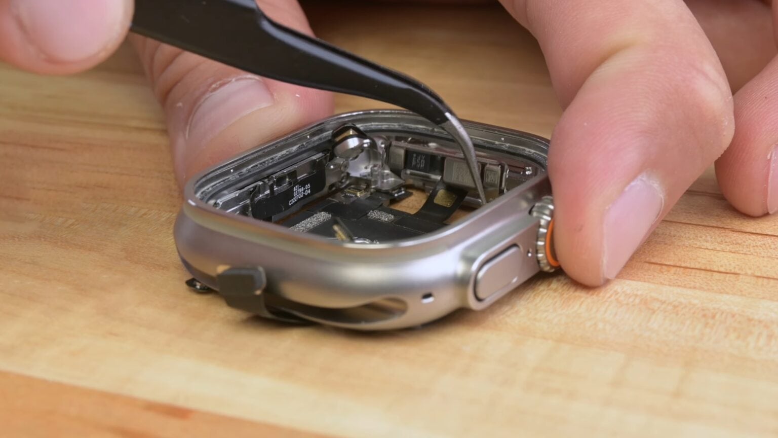 Apple Watch Ultra battery is 76% larger than Series 8