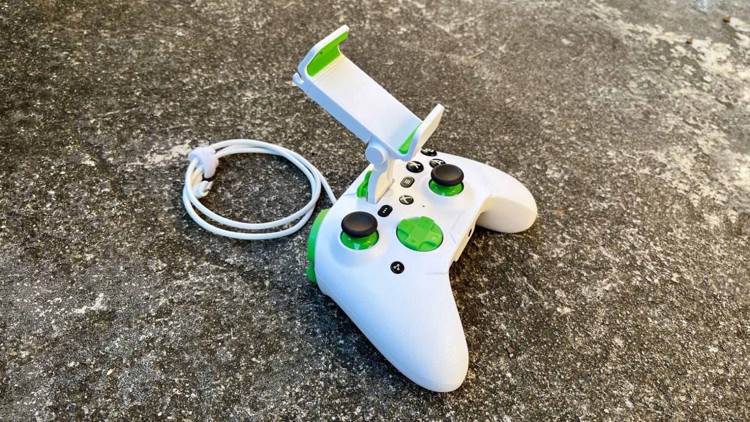 RiotPWR Controller for iOS (Xbox Edition) review Meant for cloud gaming