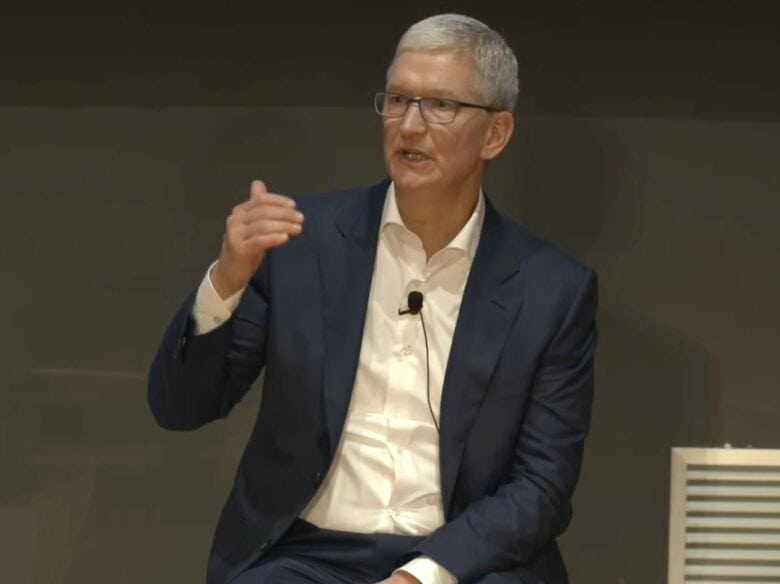 Tim Cook speaks with university students in Naples, Italy, after accepting an honorary Master's degree.