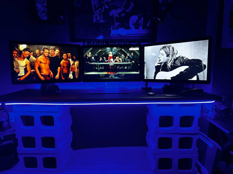 Three types of RGB lighting create this effect.