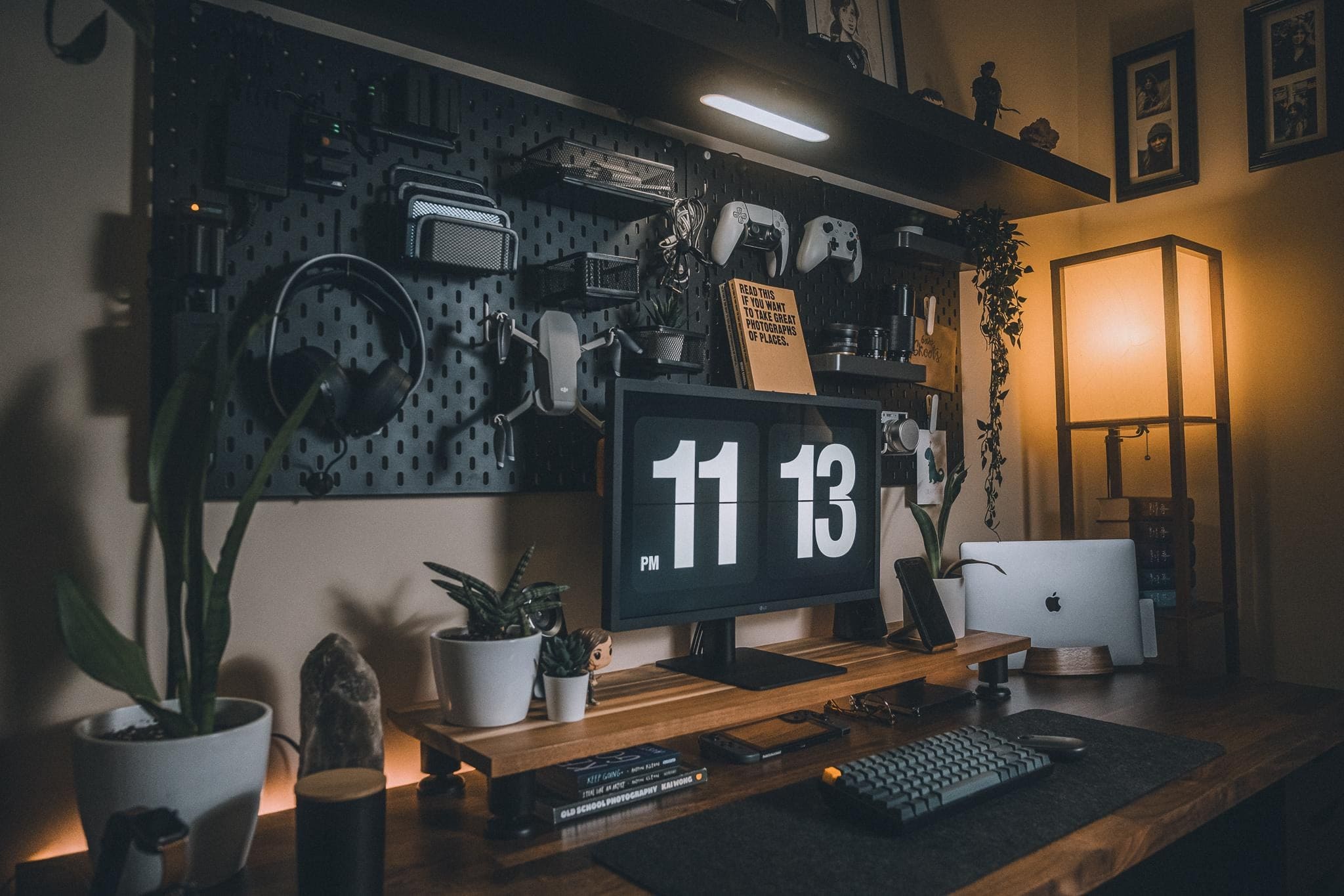 Did you know your office walls need pegboards? They do. [Setups] Cult