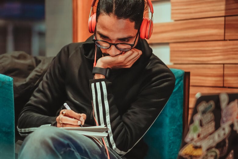 Save big on this subscription service that summarizes more than 1,000 books within minutes.