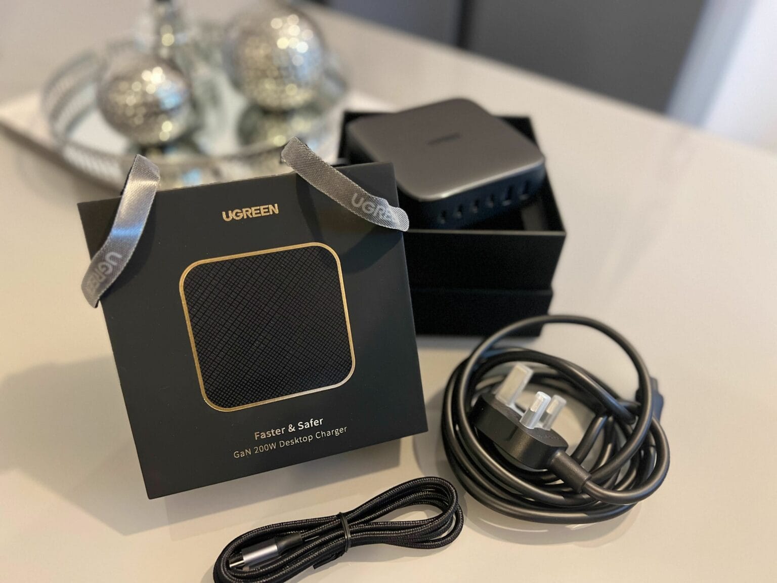 Ugreen 200W GaN charger review: Perfect for desktop or traveling