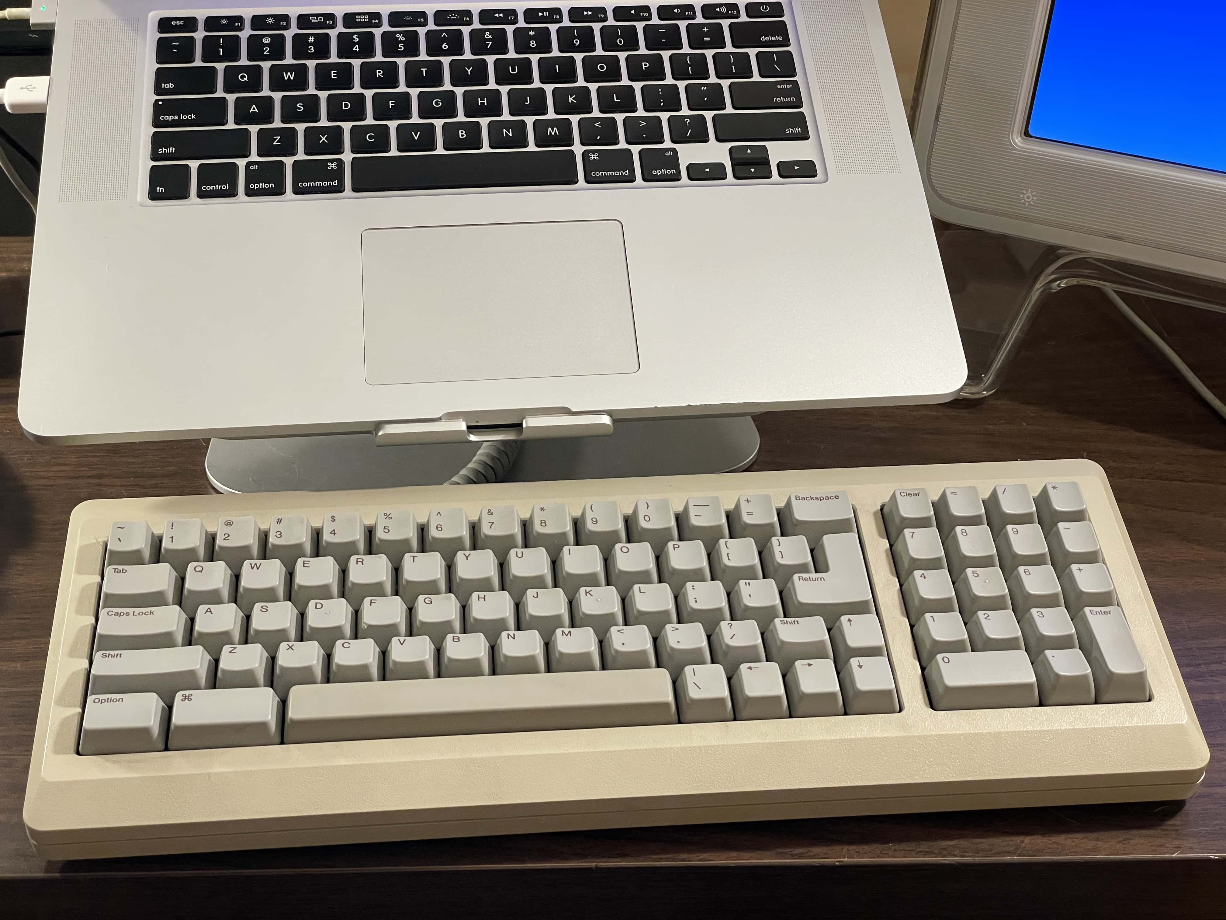 Nahaufnahme der Macintosh-Tastatur.