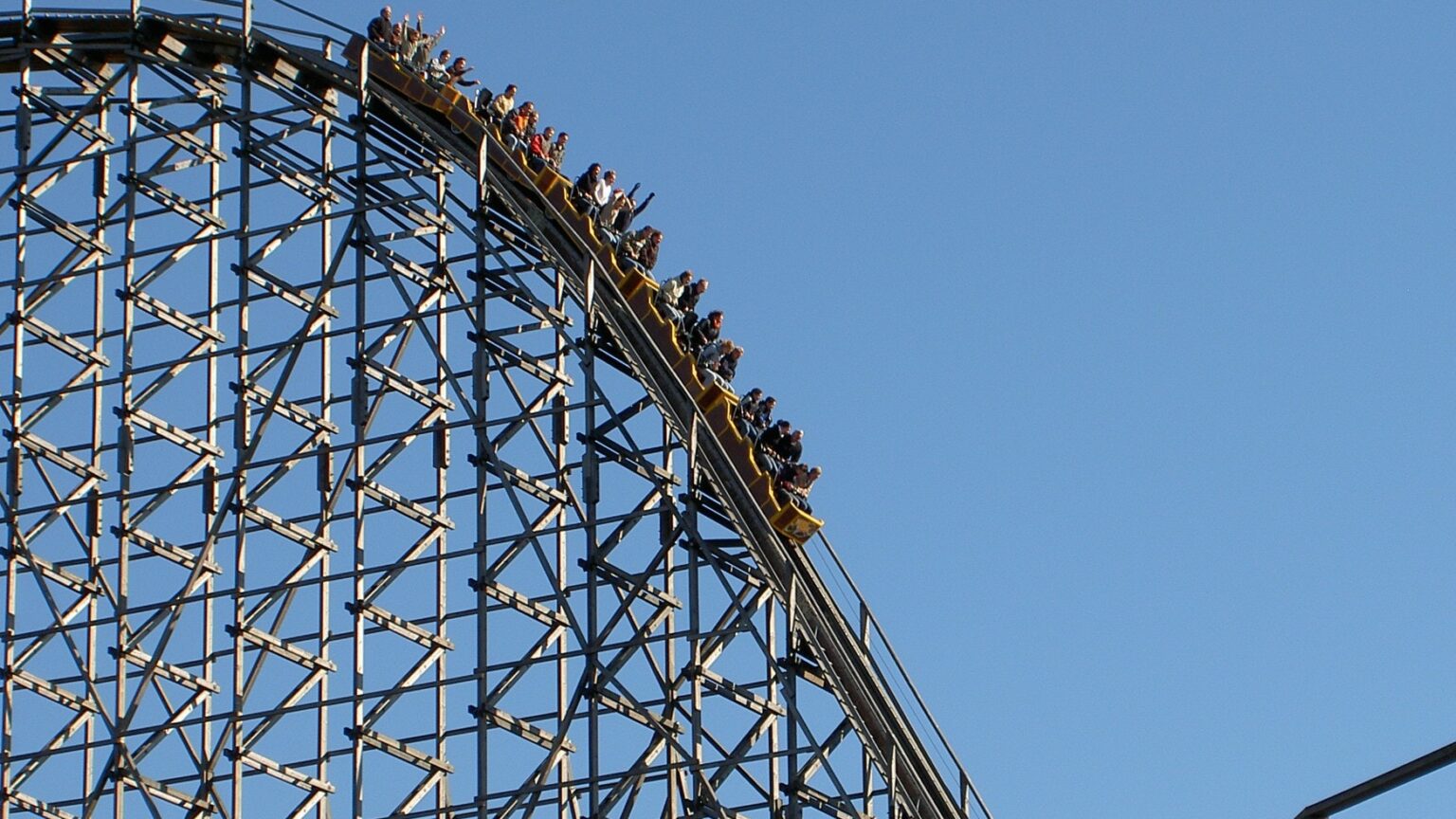 Roller coasters set off iPhone 14 Crash Detection