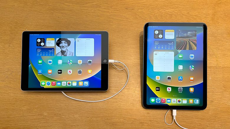 iPad 9 and iPad 10 in Apple Store