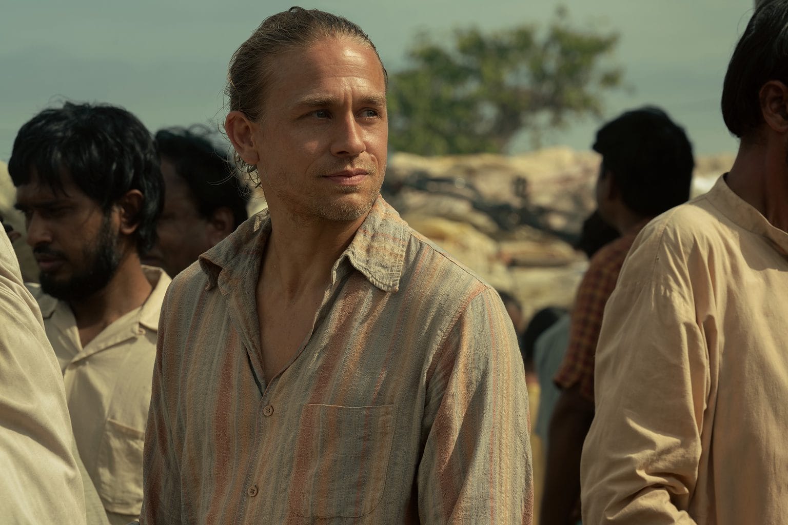 Shantaram recap Apple TV+: During an outbreak of disease, Lin Ford (played by Charlie Hunnam) makes a sketchy deal.